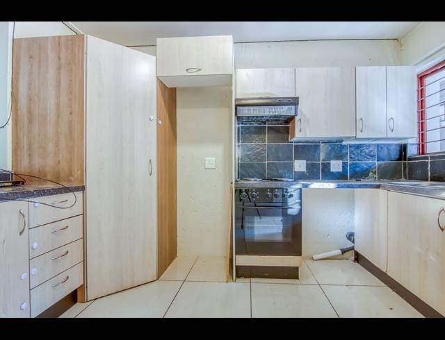 3 BEDROOM APARTMENT TO LET IN FERNDALE